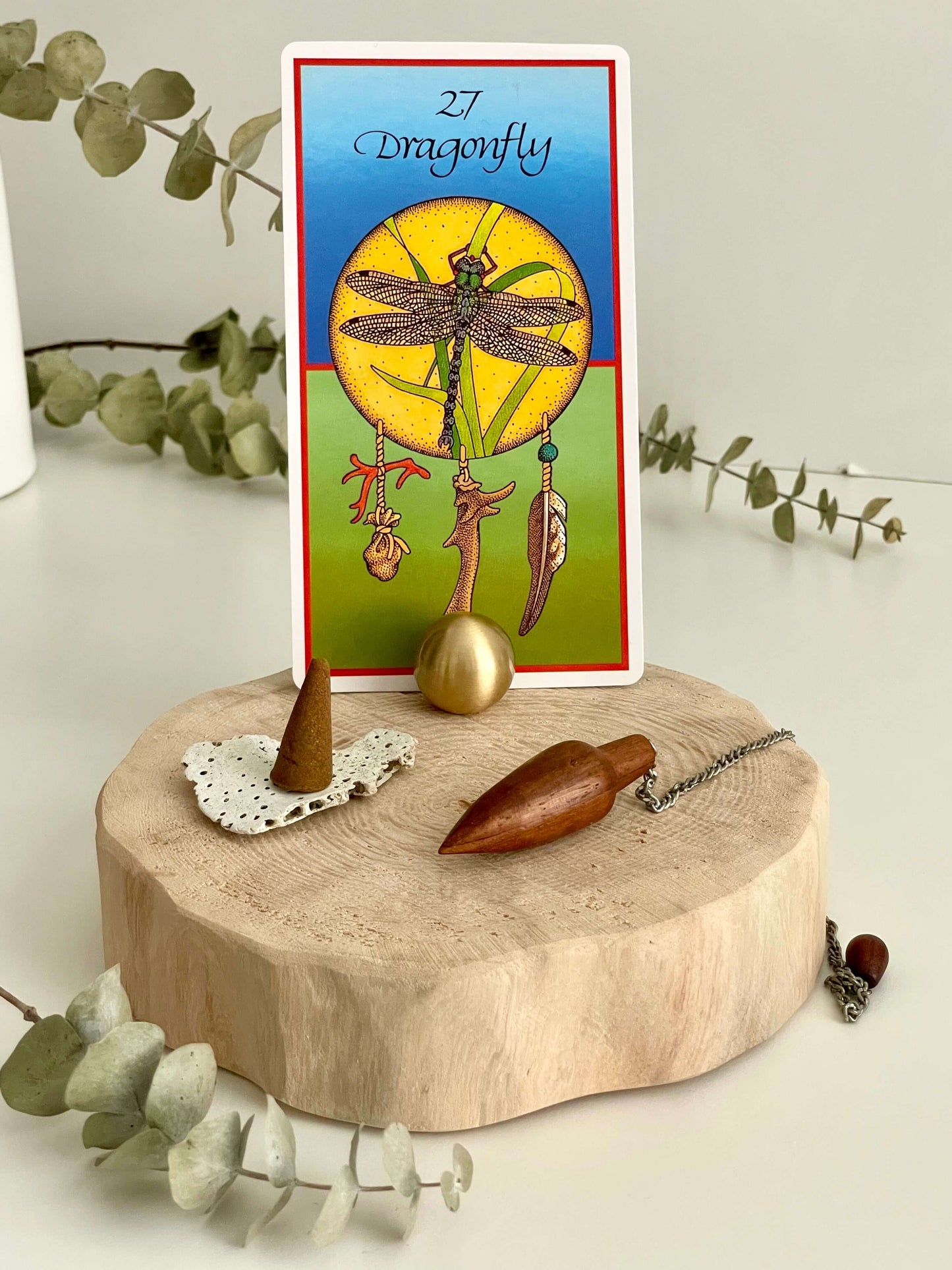 Handmade small wooden display with brass and quartz holder for affirmation cards, tarot cards with raw quartz fidget
